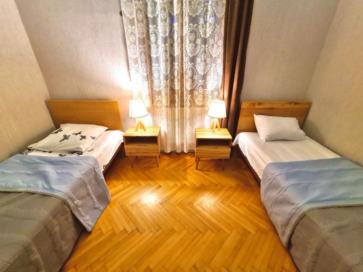 Guesthouse Zedafoni Zestafoni ภายนอก รูปภาพ