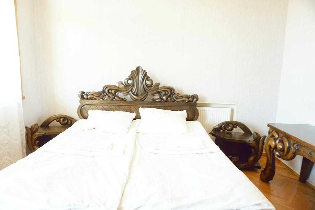 Guesthouse Zedafoni Zestafoni ภายนอก รูปภาพ