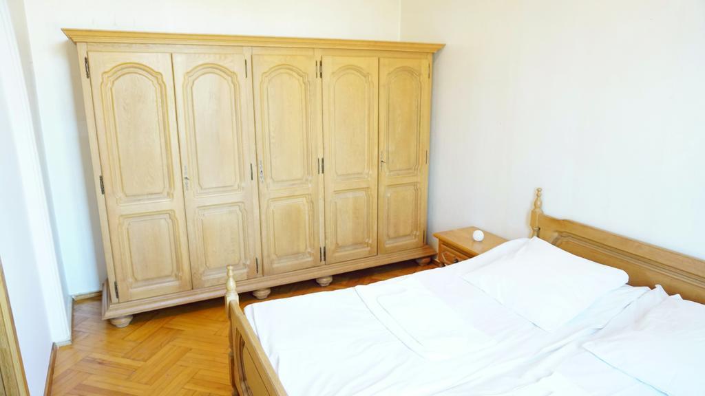 Guesthouse Zedafoni Zestafoni ภายนอก รูปภาพ