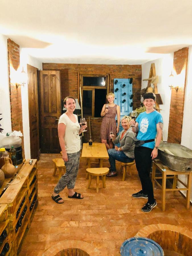 Guesthouse Zedafoni Zestafoni ภายนอก รูปภาพ