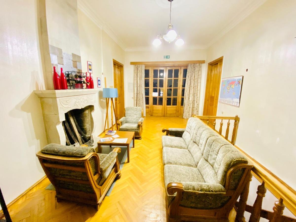 Guesthouse Zedafoni Zestafoni ภายนอก รูปภาพ