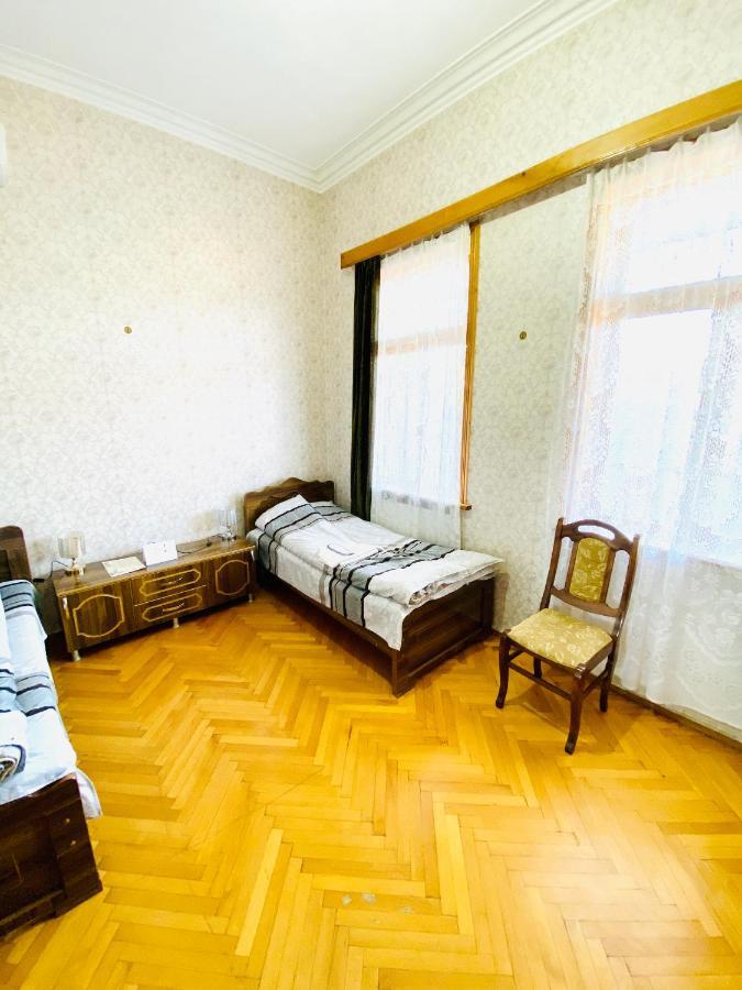 Guesthouse Zedafoni Zestafoni ภายนอก รูปภาพ