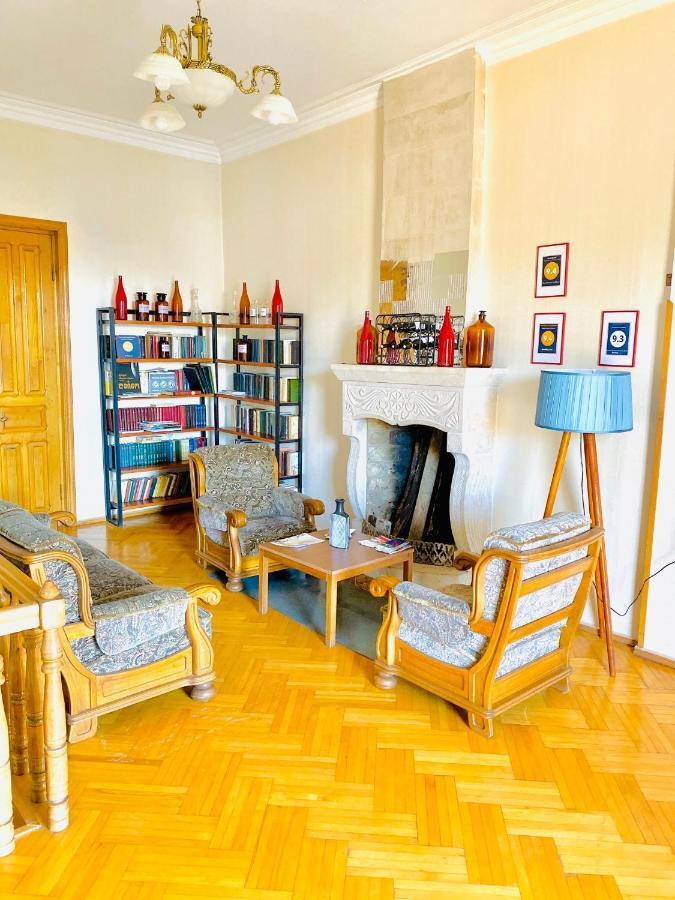 Guesthouse Zedafoni Zestafoni ภายนอก รูปภาพ