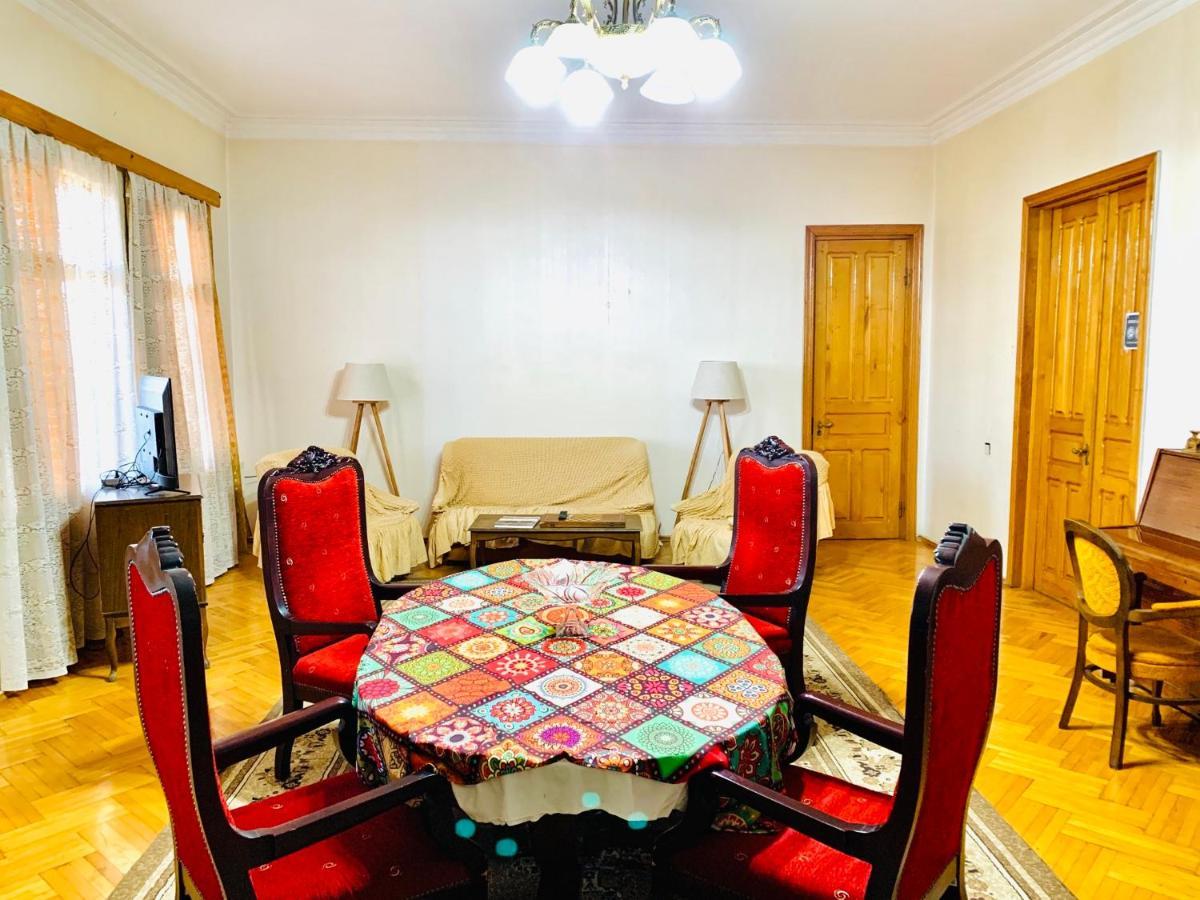 Guesthouse Zedafoni Zestafoni ภายนอก รูปภาพ
